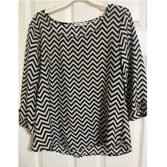 Ladies black and white chevron blouse - Picture 1 of 2